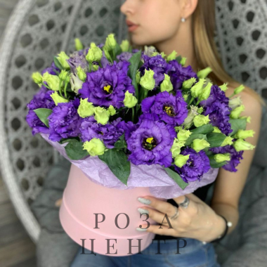 Фиолетовая эустома в коробке «Violet Concept»