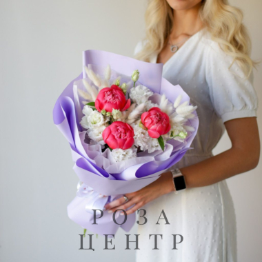 Пионы с эустомой в нежном оформлении «Isabella»