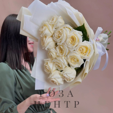 Кремовая пионовидная роза Кэндллайт